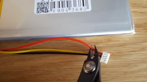 Trennung der Kabeladern bei Anschluss an PiJuice HAT