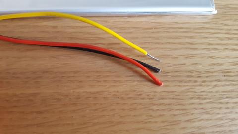 Abisolierung der Kabeladern bei Anschluss an PiJuice HAT